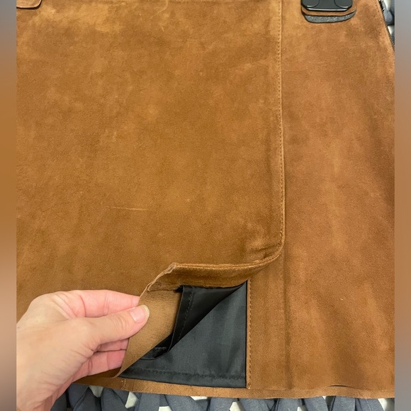 Brown suede mini skirt - Picture 8 of 10